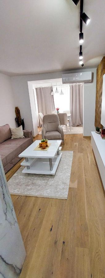 The Modern Lodge Skopje Esterno foto